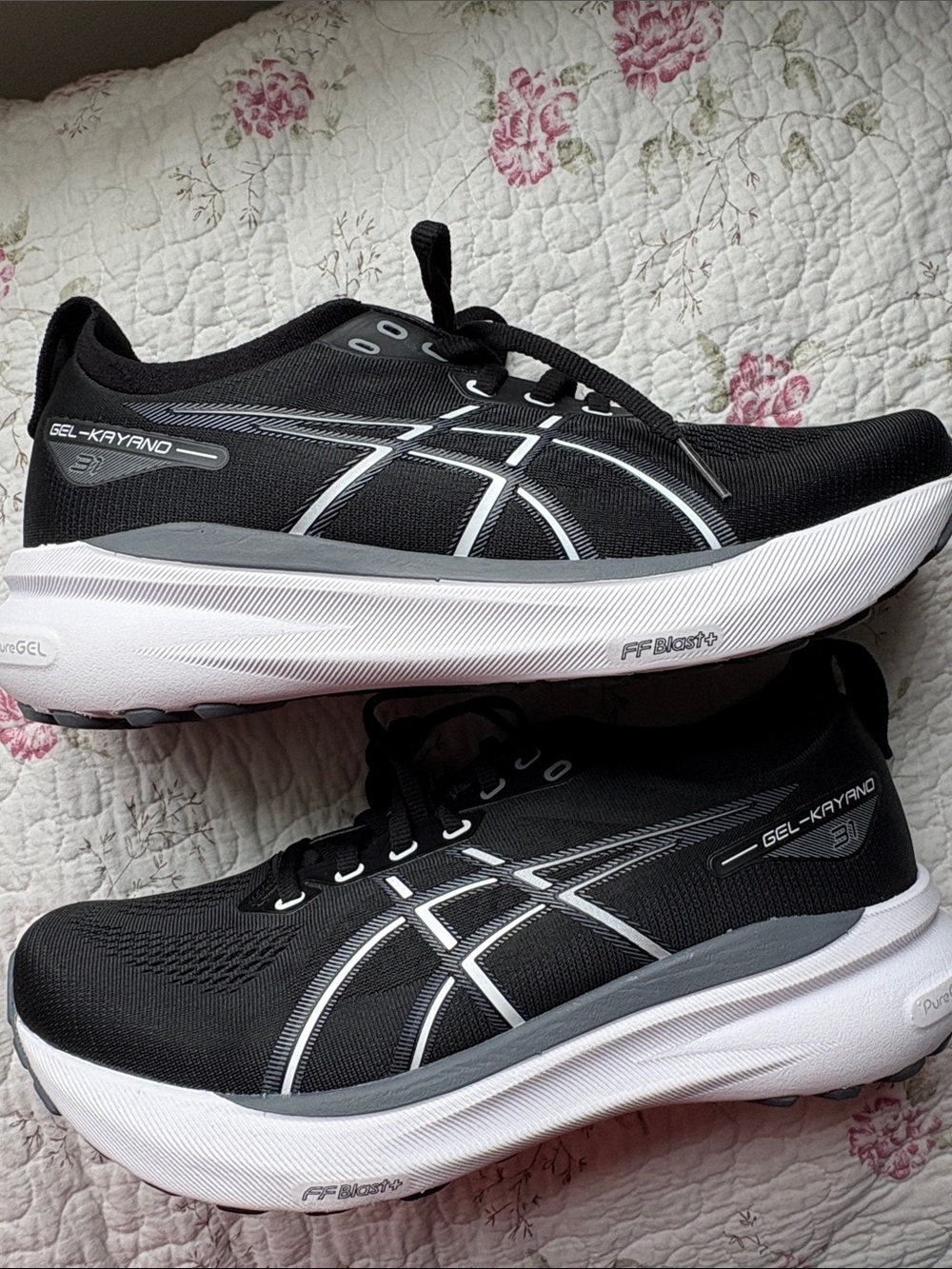 NWT Asics Gel-Kayano 31 EXtra Wide  men’s Running Shoes - Black & White size 8